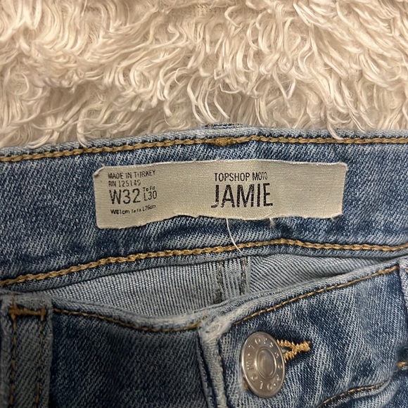 TopShop Jamie Jeans with Rips - Picture 3 of 3